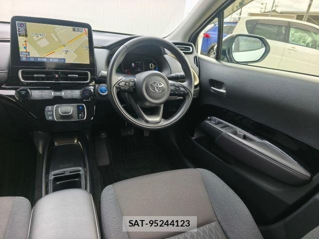 Toyota AQUA 2021 7956477-7