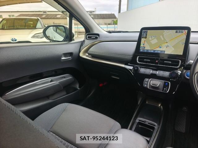 Toyota AQUA 2021 7956477-8