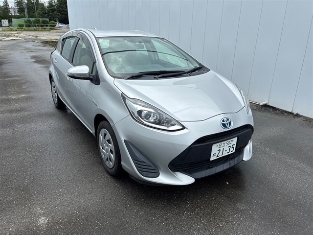 Toyota AQUA 2018 7956534-0
