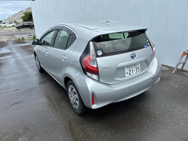 Toyota AQUA 2018 7956534-1