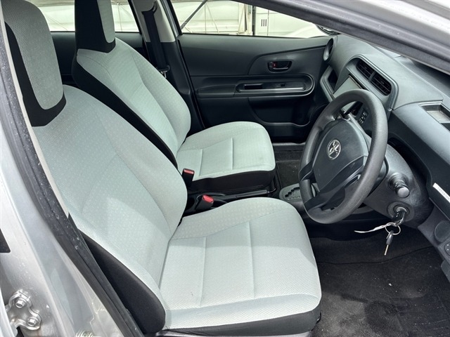 Toyota AQUA 2018 7956534-5