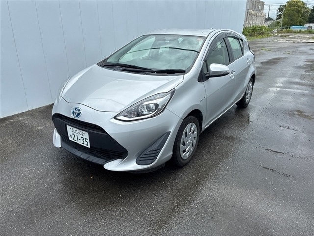 Toyota AQUA 2018 7956534-9