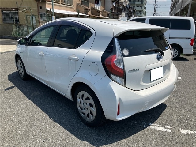 Toyota AQUA 2019 7956560-1