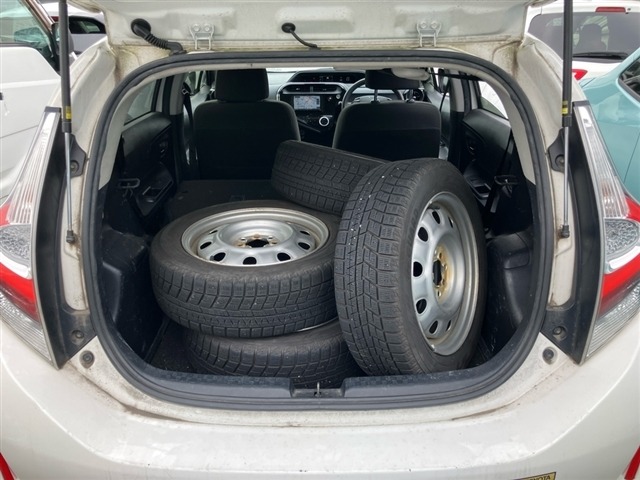 Toyota AQUA 2019 7956560-8