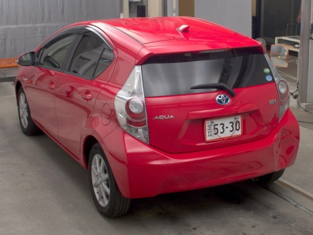 Toyota AQUA 2012 7956570-1
