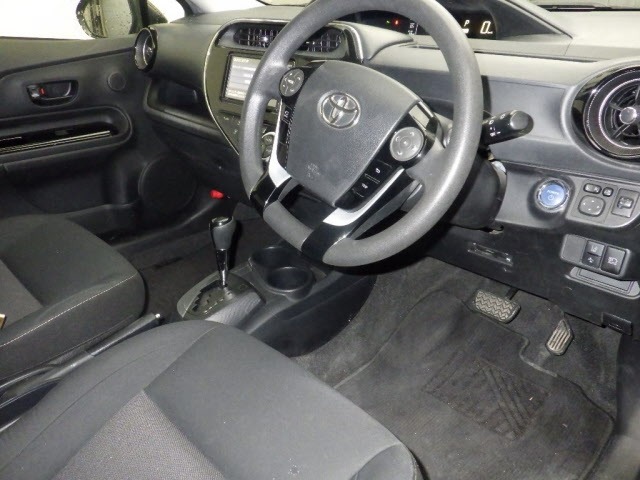 Toyota AQUA 2021 7956578-3