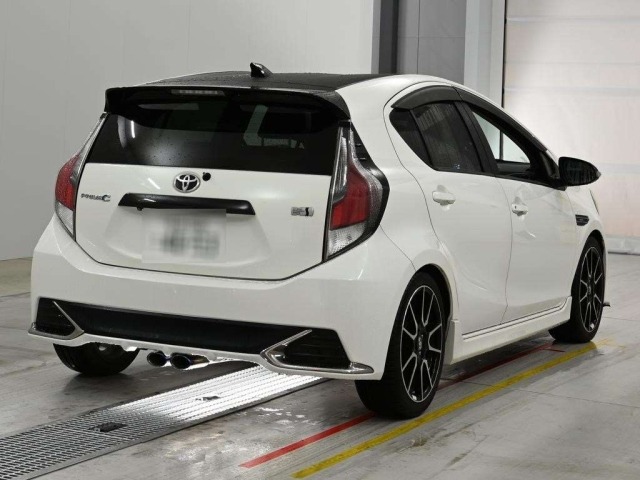 Toyota AQUA 2014 7956649-1