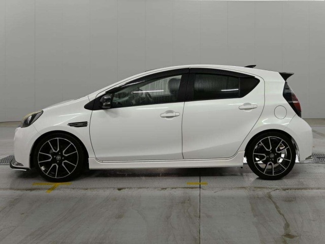 Toyota AQUA 2014 7956649-4