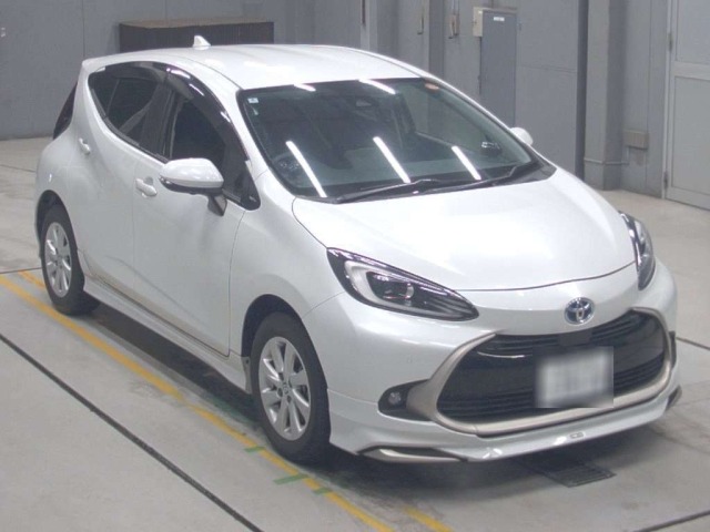 Toyota AQUA 2022 7956673-5