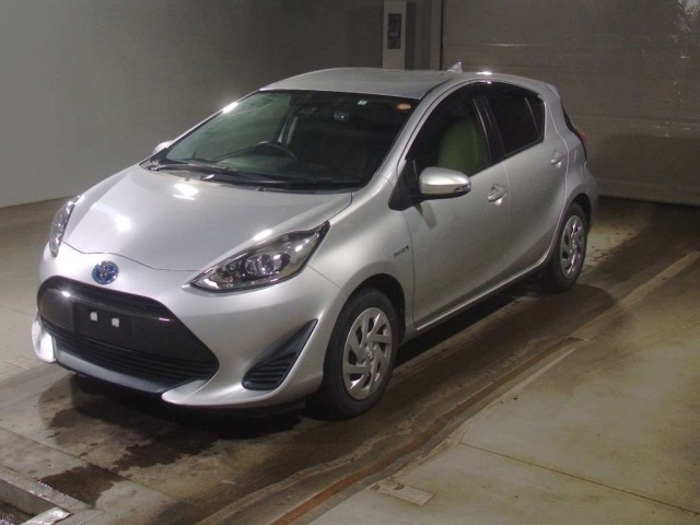 Toyota AQUA 2018 7956715-0