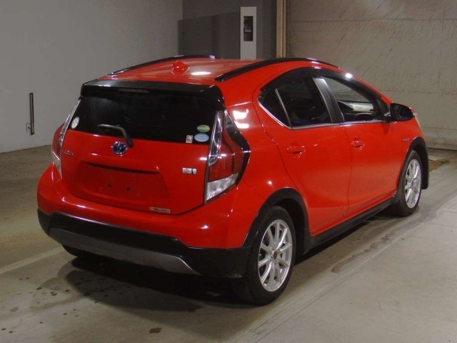 Toyota AQUA 2016 7956725-1