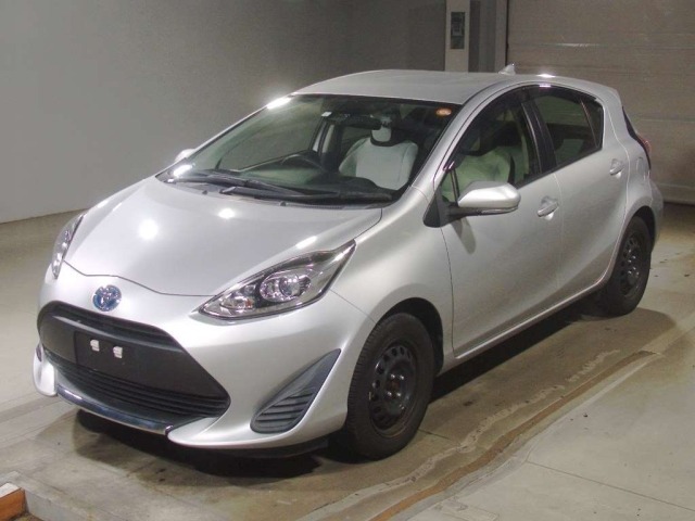 Toyota AQUA 2021 7956734-0