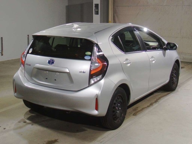 Toyota AQUA 2021 7956734-1