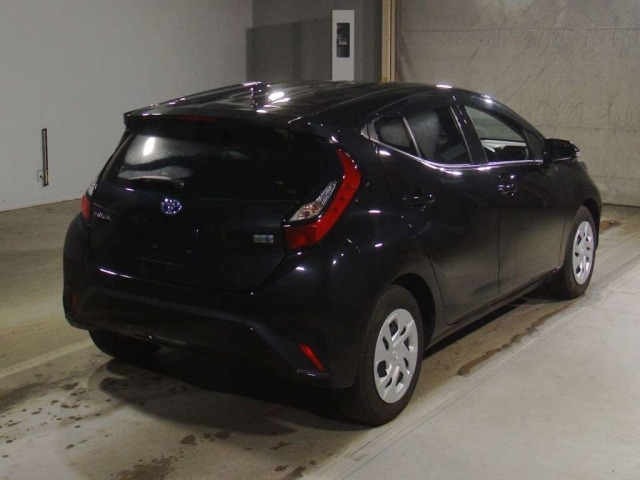 Toyota AQUA 2022 7956748-1