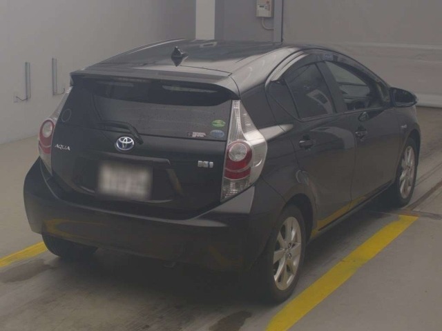 Toyota AQUA 2014 7956805-1