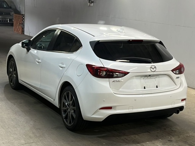 Mazda AXELA 2017 7951930-1