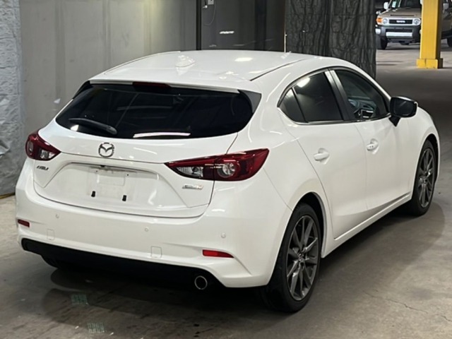 Mazda AXELA 2017 7951930-5