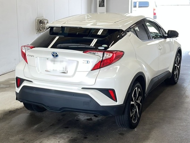 Toyota C-HR 2017 7957115-1