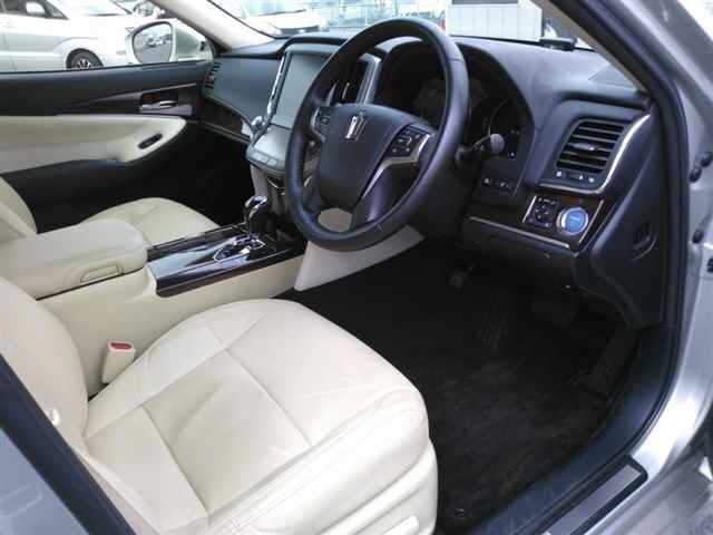 Toyota CROWN 2013 7957821-3
