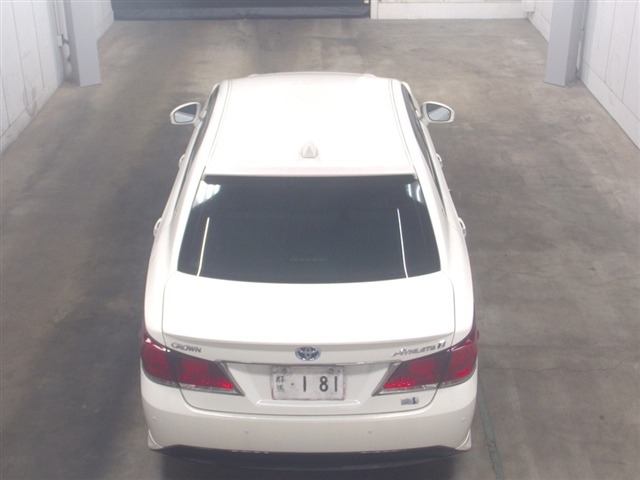 Toyota CROWN 2016 7957943-6