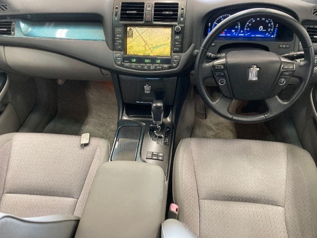 Toyota CROWN 2009 7957967-3