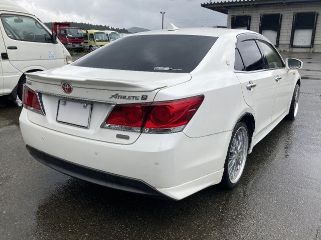 Toyota CROWN 2013 7957976-1