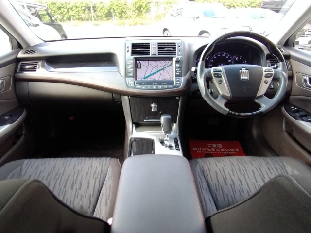 Toyota CROWN 2011 7958040-2