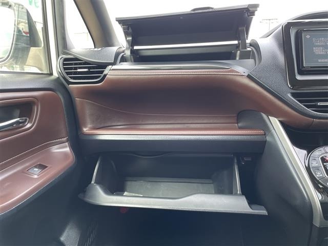 Toyota ESQUIRE 2016 7966298-4