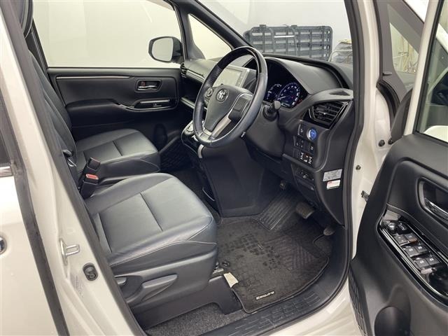 Toyota ESQUIRE 2018 7966366-1