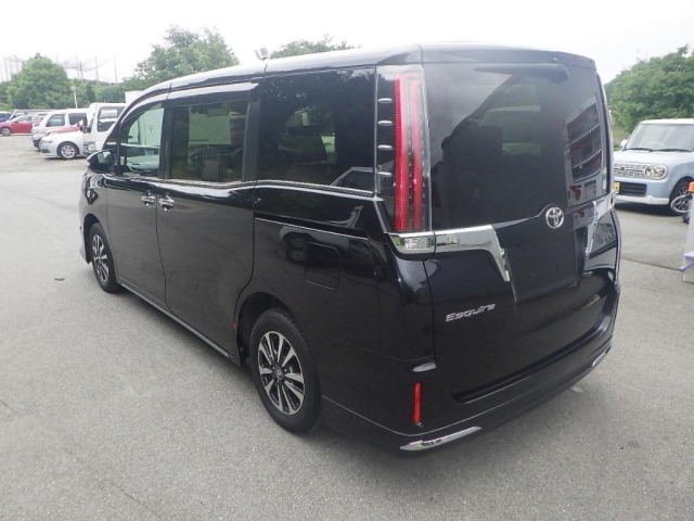 Toyota ESQUIRE 2017 7966401-1