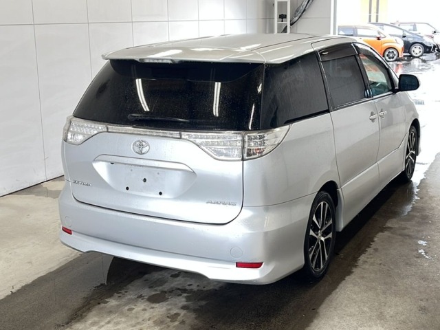 Toyota ESTIMA 2012 7966757-1