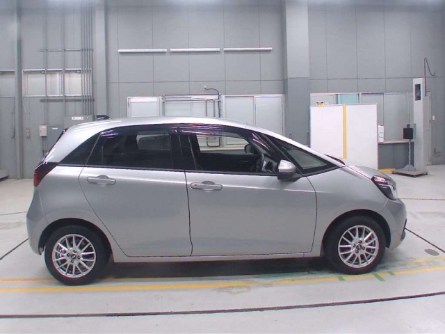 Honda FIT 2021 7945957-3