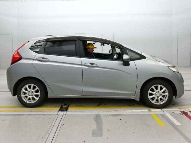 Honda FIT 2015 7946057-3