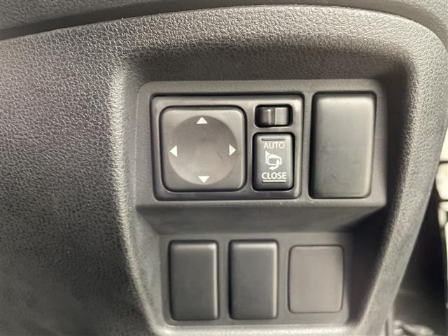 Nissan JUKE 2011 7960902-8