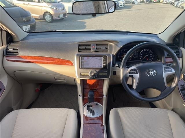 Toyota PREMIO 2014 7945366-15