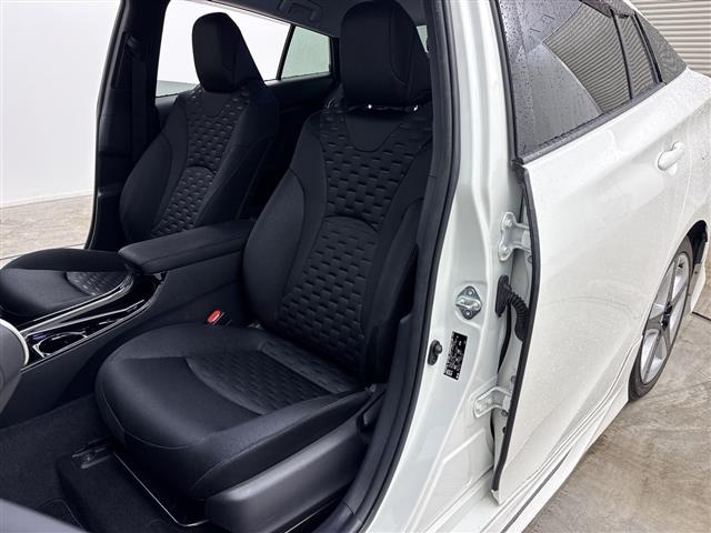 Toyota PRIUS PHV 2017 7948607-5