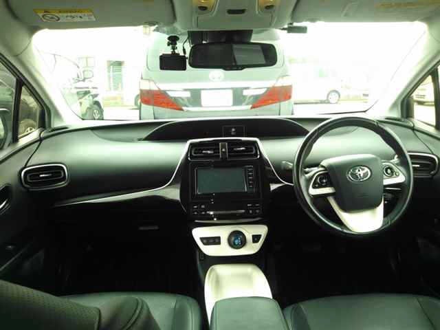 Toyota PRIUS 2017 7945827-8