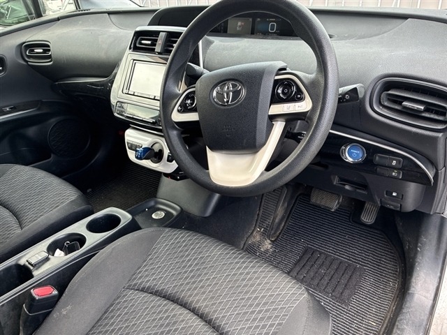 Toyota PRIUS 2017 7945878-3