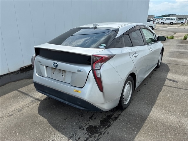 Toyota PRIUS 2017 7945878-8
