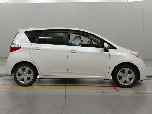 Toyota RACTIS 2011 7958426-3