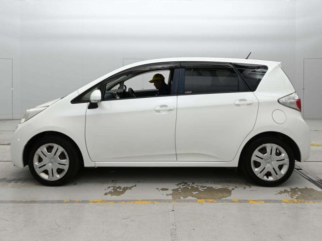 Toyota RACTIS 2013 7958440-4