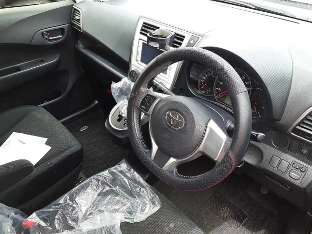 Toyota RACTIS 2013 7958440-9