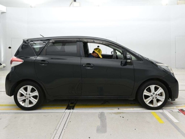 Toyota RACTIS 2015 7958447-3