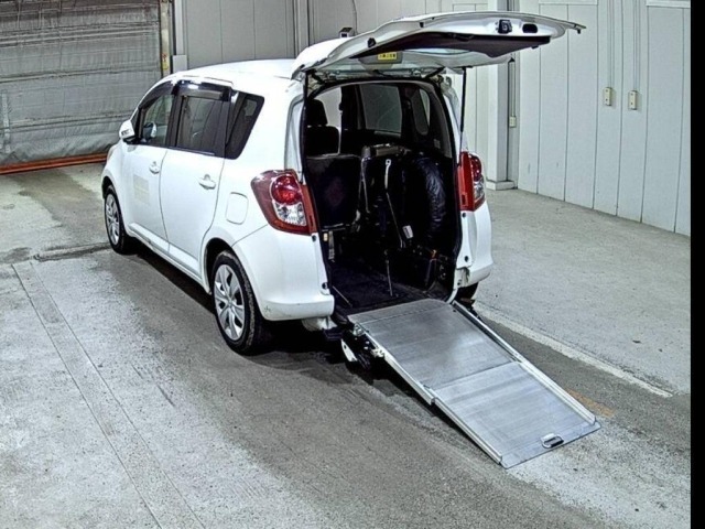 Toyota RACTIS 2010 7958448-1