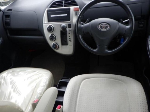 Toyota RACTIS 2010 7958448-3