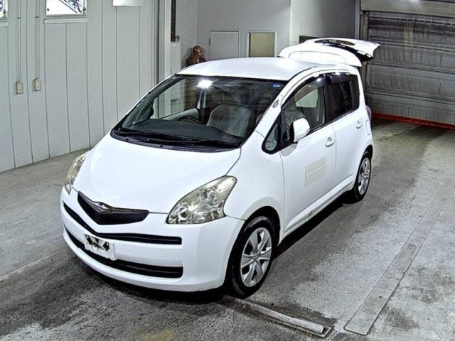 Toyota RACTIS 2010 7958448-4