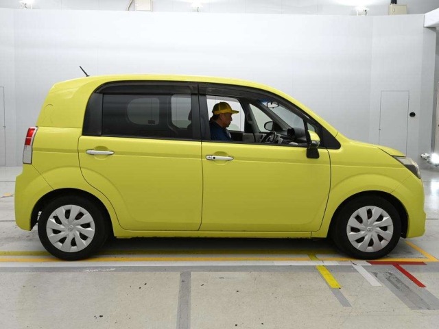 Toyota SPADE 2013 7949162-3