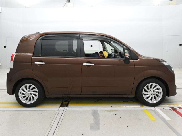 Toyota SPADE 2019 7949164-3
