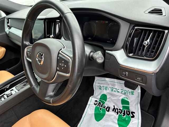 Volvo XC60 2018 7966888-3