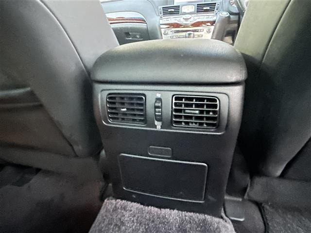 Nissan FUGA 2013 7981773-4
